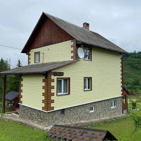 Родинна Оселя Slavske Ngoại thất bức ảnh