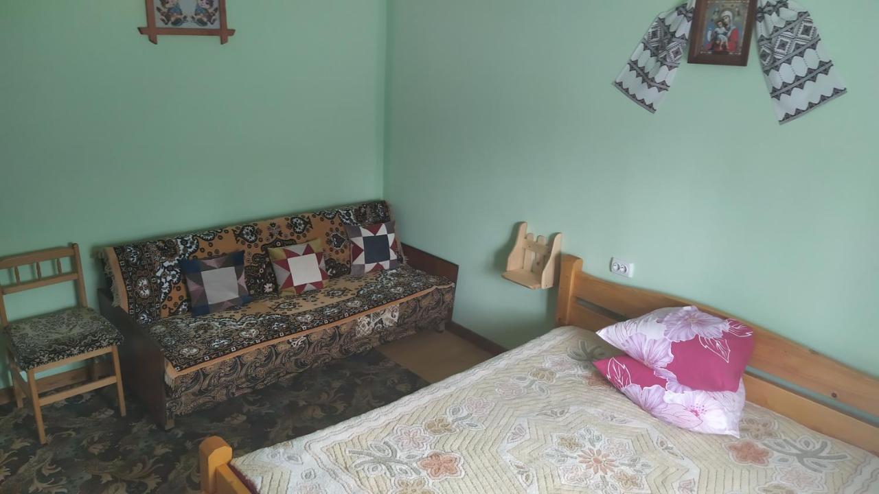 Родинна Оселя Slavske Ngoại thất bức ảnh
