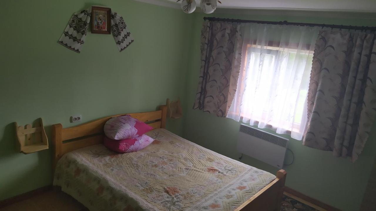 Родинна Оселя Slavske Ngoại thất bức ảnh